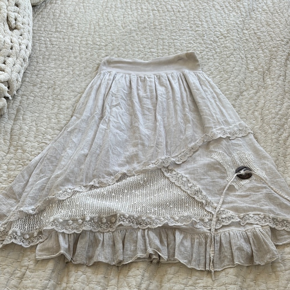 Elegant Cream Lace Trim Skirt